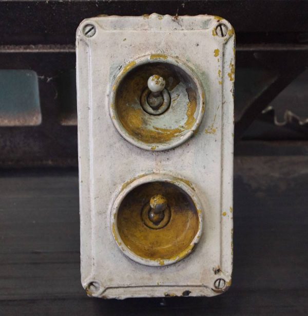 vintage_factory_lightswitch